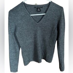 Sarah Spencer Heather Gray V-Neck Sweater 100% Italian Merino